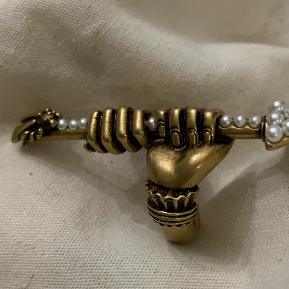 GUCCI Hand And Arrow Ring Size 5/14 - Picture 3 of 16